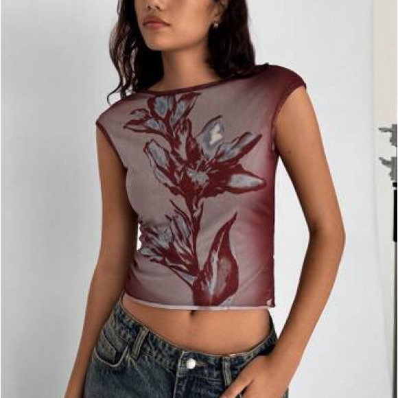 Floral Print Burgundy Red crop top, trendy slightly cropped shirt - Picture 1 of 3